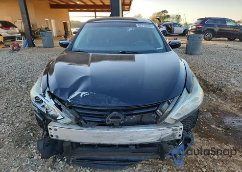 2017 Nissan Altima 2.5 z USA, uszkodzony, nr VIN 1N4AL3AP3HC261969